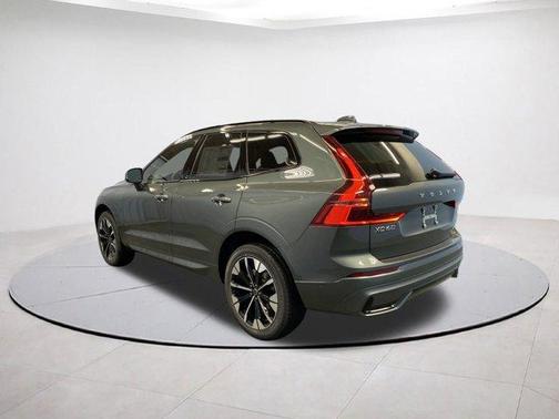 2026 Volvo XC60 B5 Plus