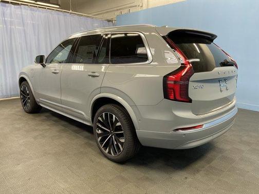 2025 Volvo XC90 Plug-In Hybrid T8 Plus 7-Seater