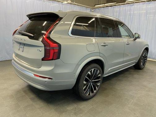 2025 Volvo XC90 Plug-In Hybrid T8 Plus 7-Seater