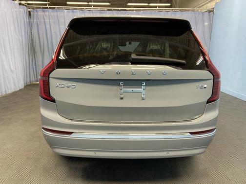 2025 Volvo XC90 Plug-In Hybrid T8 Plus 7-Seater