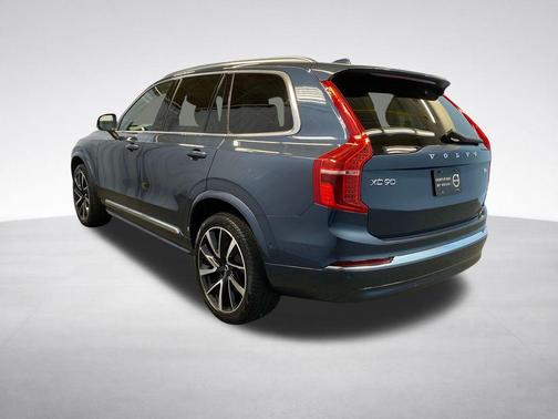 Denim Blue Metallic 2023 Volvo XC90 B6 Plus 7-Seater