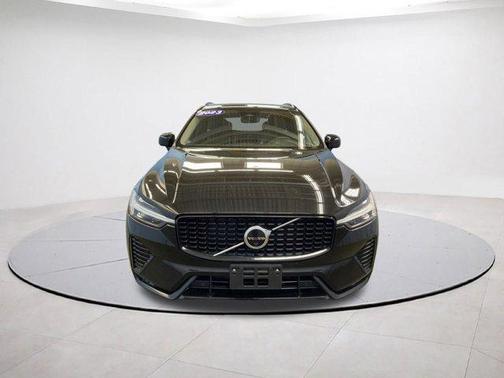 2023 Volvo XC60 B5 Plus Dark Theme