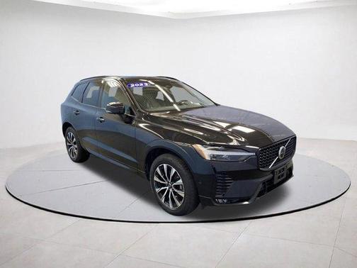 2023 Volvo XC60 B5 Plus Dark Theme