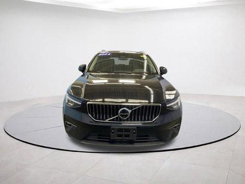 2024 Volvo XC40 B5 Plus Bright Theme