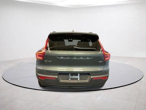 2026 Volvo XC40 B5 Core