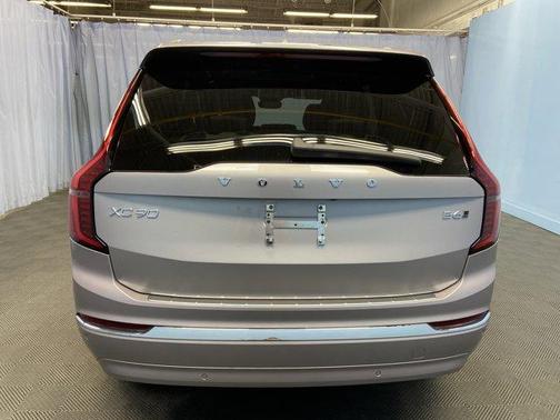 2026 Volvo XC90 PLUS