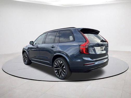 2026 Volvo XC90 B6 Ultra Dark Theme 7-Seater