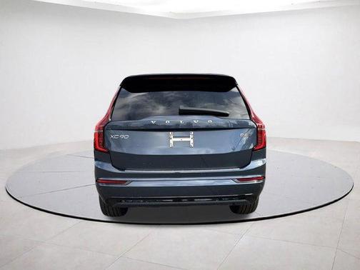 2026 Volvo XC90 B6 Ultra Dark Theme 7-Seater
