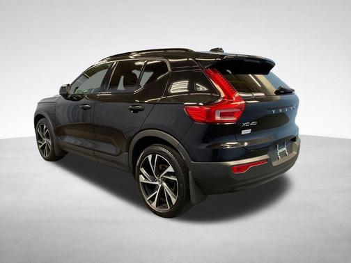 2021 Volvo XC40 T5 R-Design