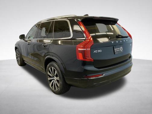 2023 Volvo XC90 B5 Core