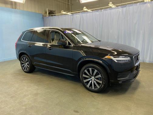 Onyx Black Metallic 2023 Volvo XC90 B5 Core
