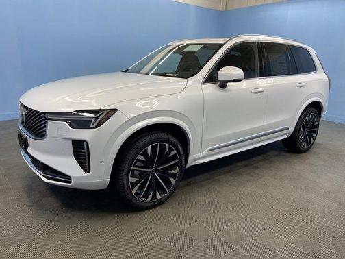 2025 Volvo XC90 B6 Plus 7-Seater