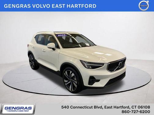 Crystal White Pearl 2025 Volvo XC40 B5 Plus Bright Theme