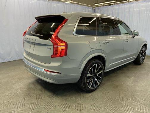 2024 Volvo XC90 B6 Plus Bright Theme 7-Seater