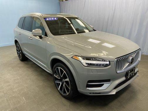 2024 Volvo XC90 B6 Plus Bright Theme 7-Seater