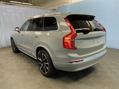 2024 Volvo XC90 B6 Plus Bright Theme 7-Seater