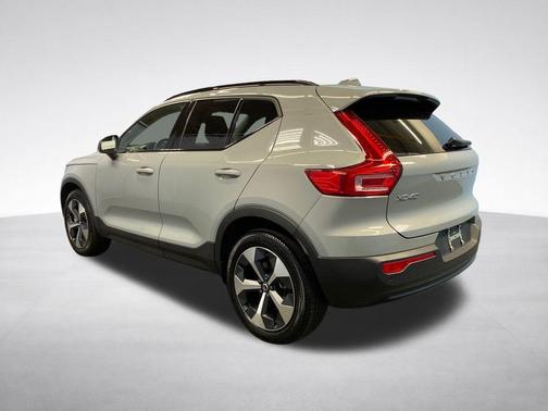 Gray Metallic 2026 Volvo XC40 B5 Core