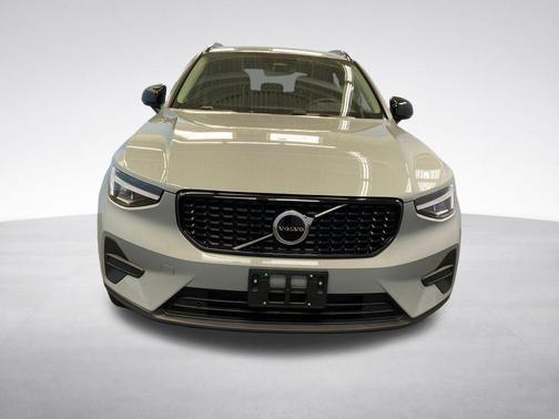 Gray Metallic 2026 Volvo XC40 B5 Core