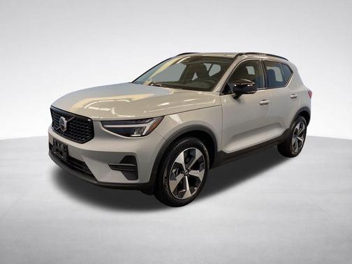 Gray Metallic 2026 Volvo XC40 B5 Core