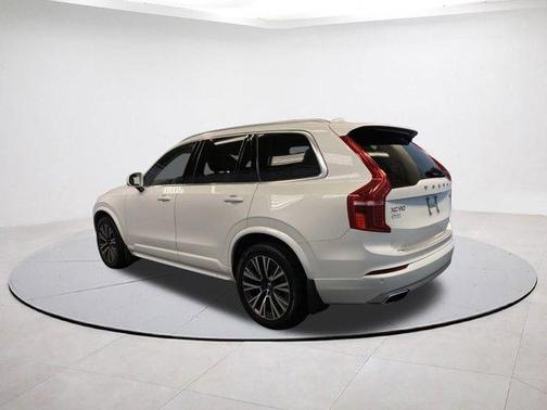 2021 Volvo XC90 T5 Momentum 7 Passenger