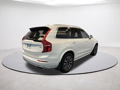 2021 Volvo XC90 T5 Momentum 7 Passenger
