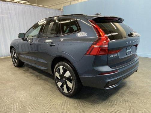 2025 Volvo XC60 Plug-In Hybrid T8 Plus