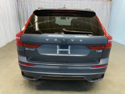2025 Volvo XC60 Plug-In Hybrid T8 Plus