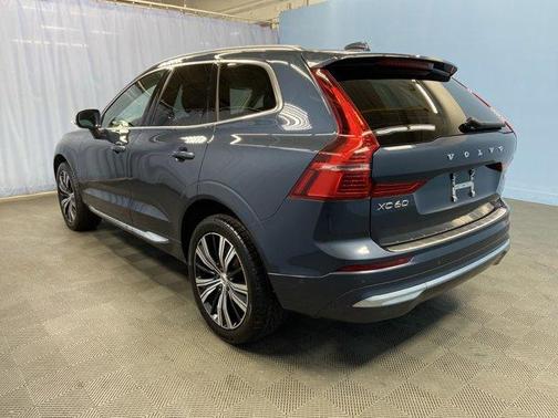 2022 Volvo XC60 B6 Inscription