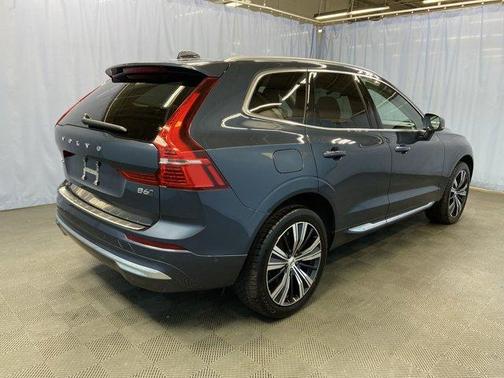 2022 Volvo XC60 B6 Inscription