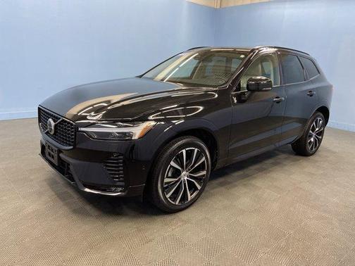 2023 Volvo XC60 B5 Plus Dark Theme