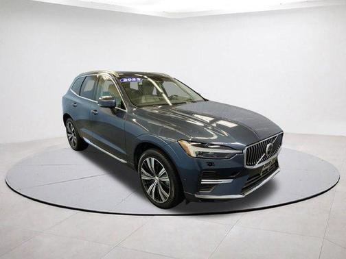 2023 Volvo XC60 Recharge Plug-In Hybrid T8 Ultimate Bright Theme
