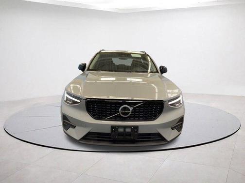 2026 Volvo XC40 B5 Core