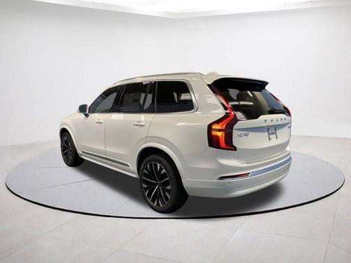 2026 Volvo XC90 B6 Plus 7-Seater