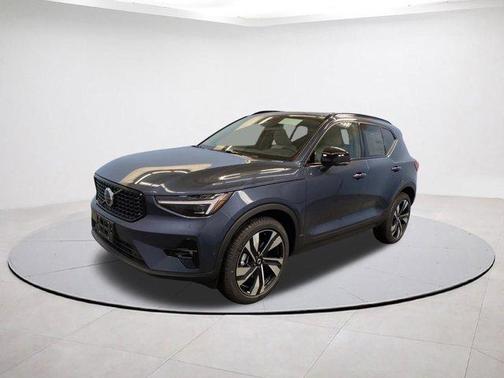 2026 Volvo XC40 B5 Ultra