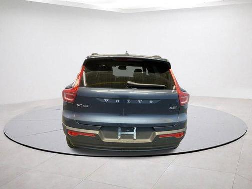 2026 Volvo XC40 B5 Ultra