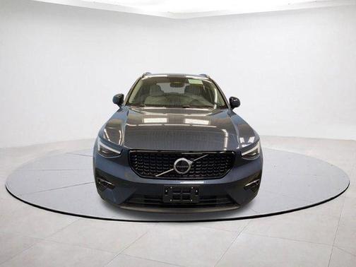 2026 Volvo XC40 B5 Ultra