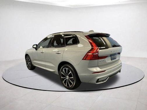 2025 Volvo XC60 B5 Plus