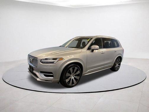 2024 Volvo XC90 B6 Ultimate Bright Theme 6-Seater