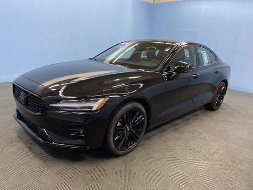 2024 Volvo S60 B5 Plus Black Edition