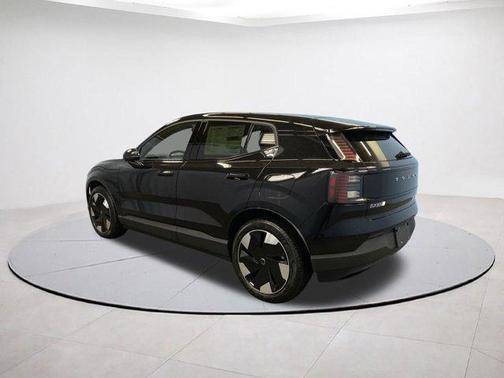 2025 Volvo EX30 Twin Motor Plus