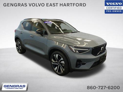 Thunder Gray Metallic 2023 Volvo XC40 B5 Plus Dark Theme