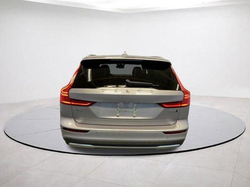 2026 Volvo V60 Cross Country B5 Ultra