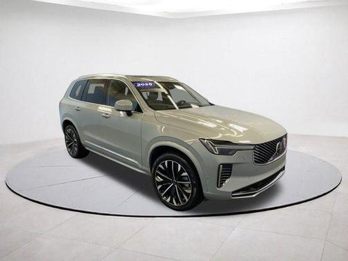 2025 Volvo XC90 B6 Plus 7-Seater