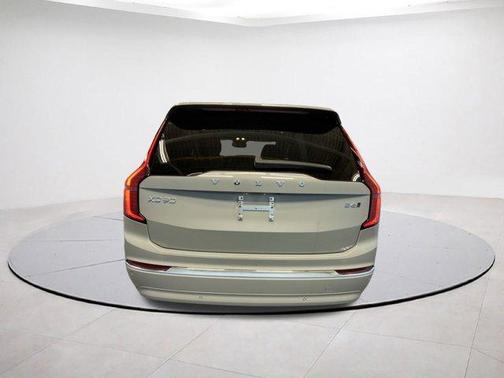 2026 Volvo XC90 B6 Core