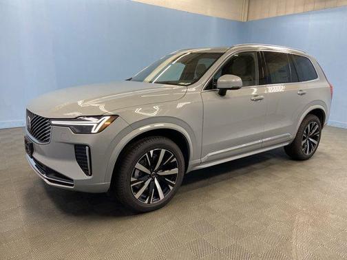 2026 Volvo XC90 B6 Core