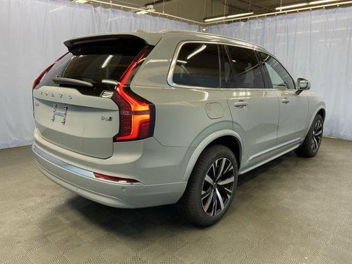 2026 Volvo XC90 B6 Core