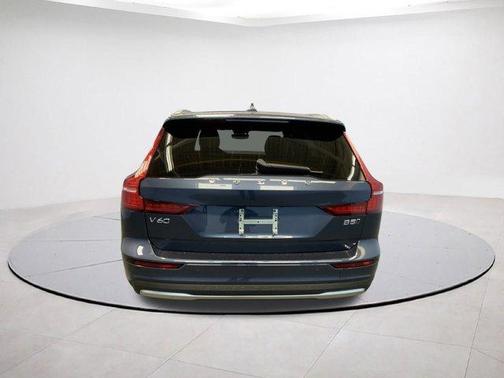 2026 Volvo V60 Cross Country B5 Ultra