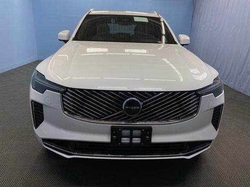 2025 Volvo XC60 Plug-In Hybrid T8 Plus