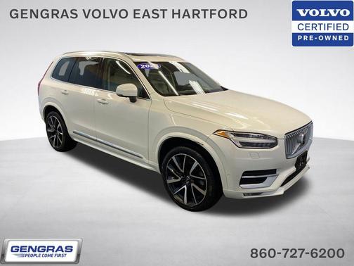 Crystal White Metallic 2023 Volvo XC90 B6 Plus 7-Seater