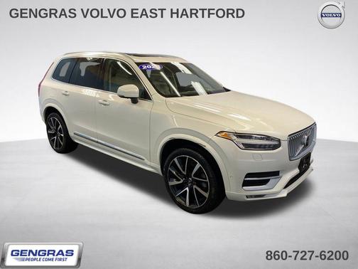 Crystal White Metallic 2023 Volvo XC90 B6 Plus 7-Seater